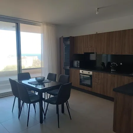 Modern With Ensuite - Valley View And Pool Gæstehus 3*