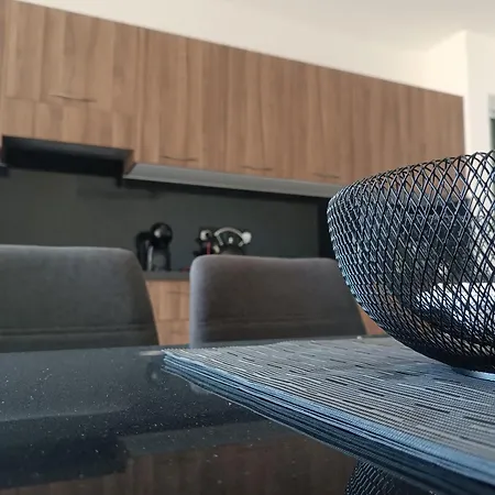 Modern With Ensuite - Valley View And Pool