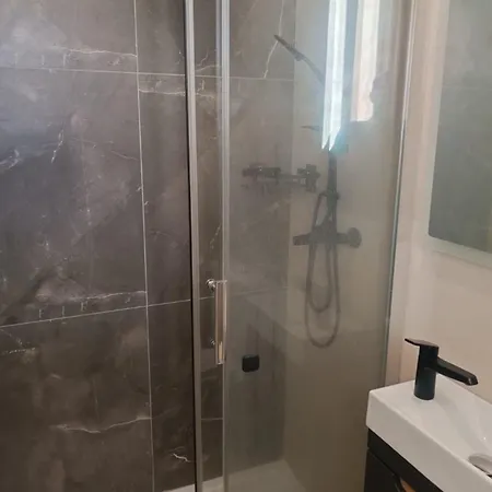 Modern With Ensuite And Ac - Sea View And Comunal Pool بيت ضيافة 3*