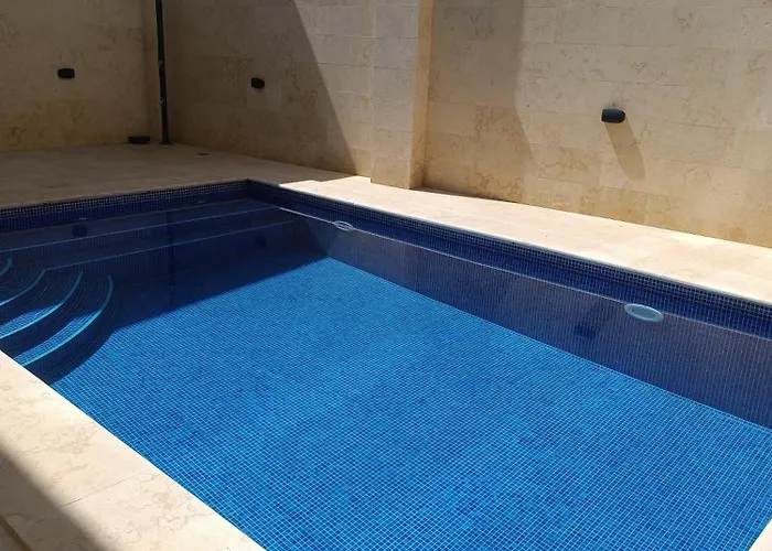 Modern With Ensuite - Valley View And Pool Pensjonat