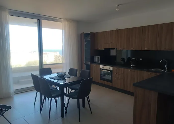 Modern With Ensuite - Valley View And Pool Pensjonat 3*