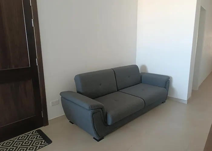 Modern With Ensuite - Valley View And Pool