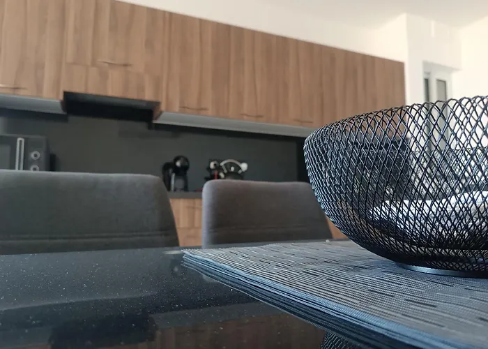 Modern With Ensuite - Valley View And Pool