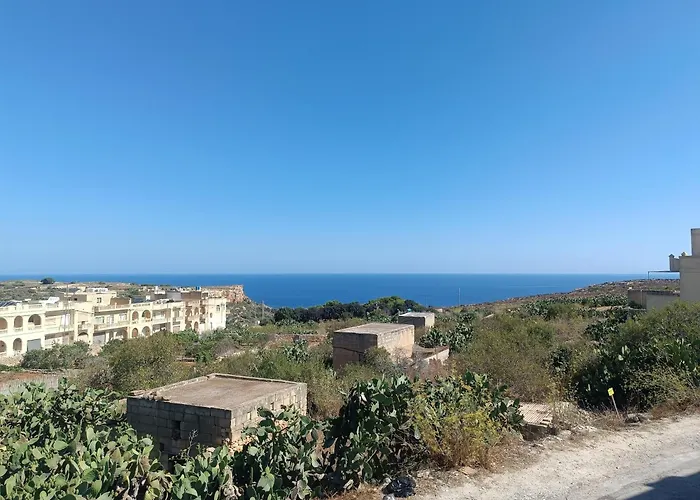 Modern With Ensuite - Valley View And Pool Nadur