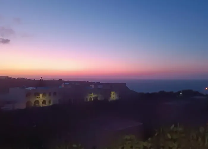 Modern With Ensuite - Valley View And Pool Pensjonat